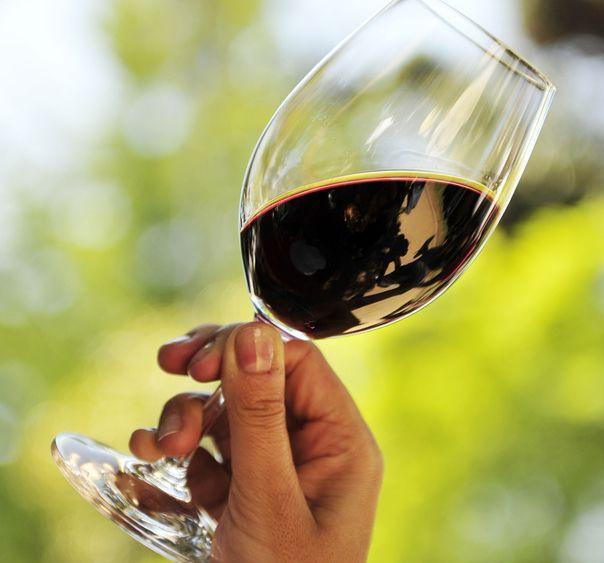 Безалкогольне вино: види, склад, користь і шкода