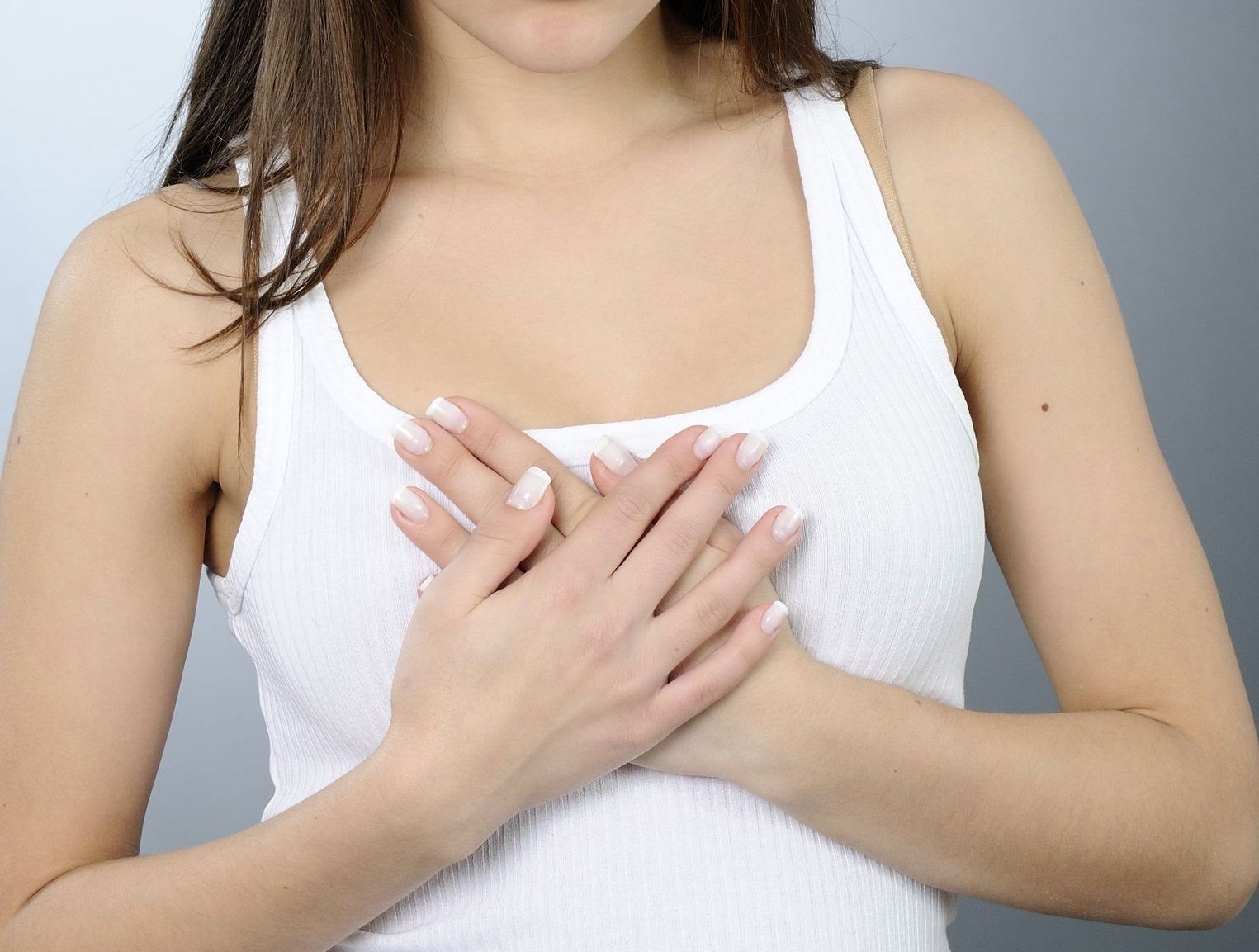 Болять груди при грудному вигодовуванні: причини, симптоми, лікування