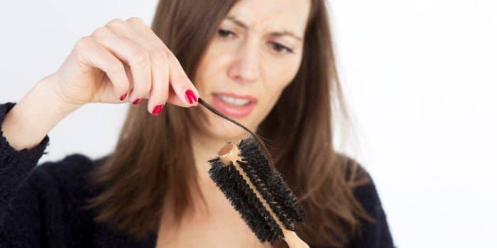 Що робити, якщо випадає волосся після пологів при грудному вигодовуванні?