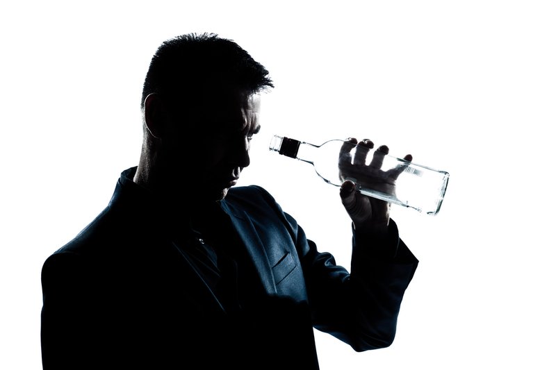 Що робити з алкоголіком: як себе вести з питущим людиною