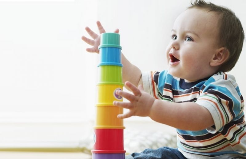 Що дитина повинна вміти 10 місяців: фізичний і психологічний розвиток
