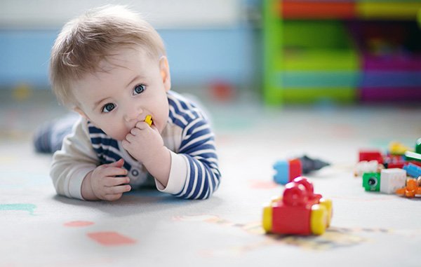 Що дитина повинна вміти 10 місяців: фізичний і психологічний розвиток