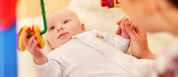Що дитина повинна вміти в 2 місяці: розвиток та навички малюка
