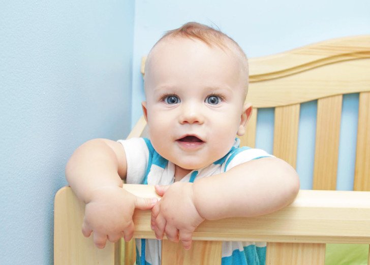 Що дитина повинна вміти в 8 місяців: психологічний і фізичний розвиток