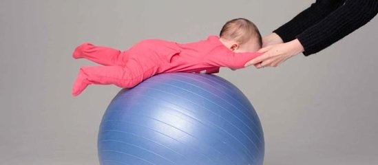 Гімнастика для дитини в 3 місяці: правила проведення та список вправ
