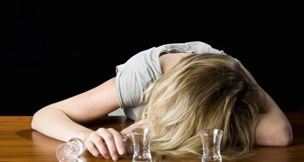 Як кинути пити алкоголь жінці самостійно: інструкція