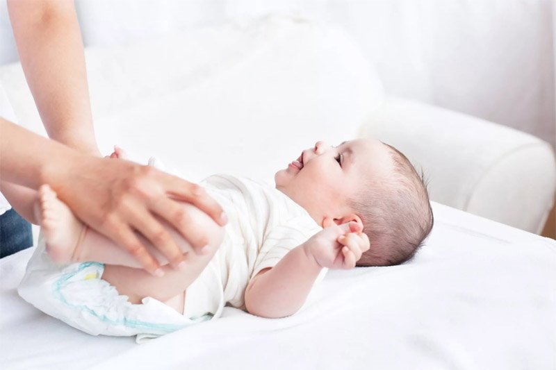 Як часто міняти підгузник новонародженому: правила для хлопчиків і дівчаток
