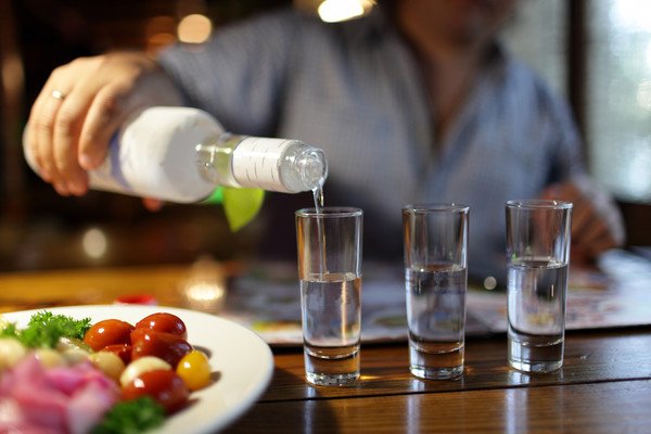 Як правильно пити алкоголь: як не хворіти з похмілля