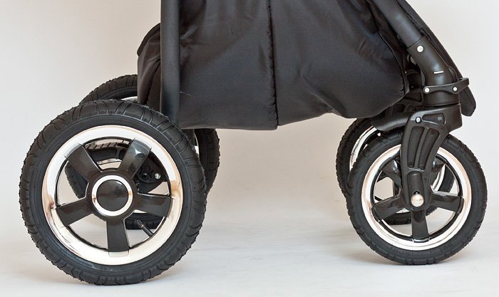 Які колеса краще для коляски надувні, гумові і гелеві: плюси і мінуси