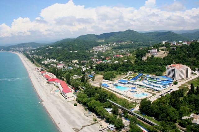 Куди поїхати на Чорне море з дітьми: огляд бюджетних курортів і розважальних центрів