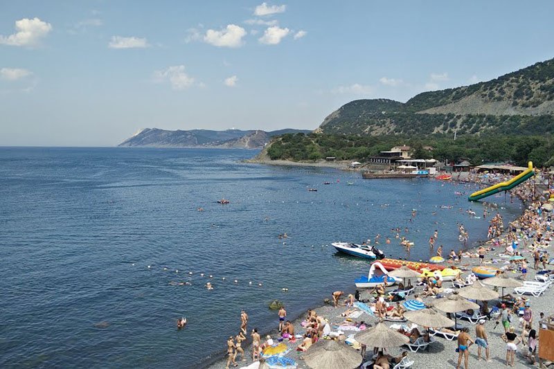 Куди поїхати на Чорне море з дітьми: огляд бюджетних курортів і розважальних центрів