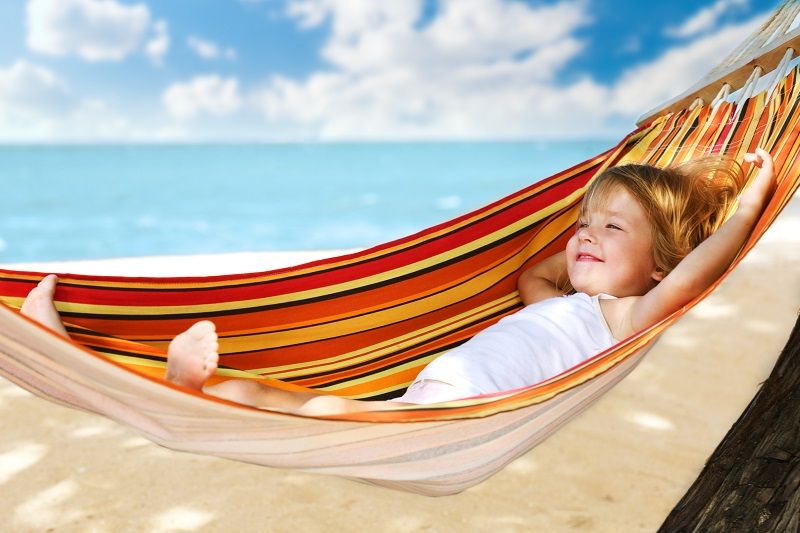 Куди поїхати з дитиною в травні: ТОП кращих місць для весняного відпочинку