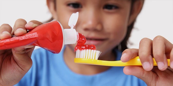 Найкраща дитяча зубна паста: яку краще вибрати, ТОП рейтинг за якістю