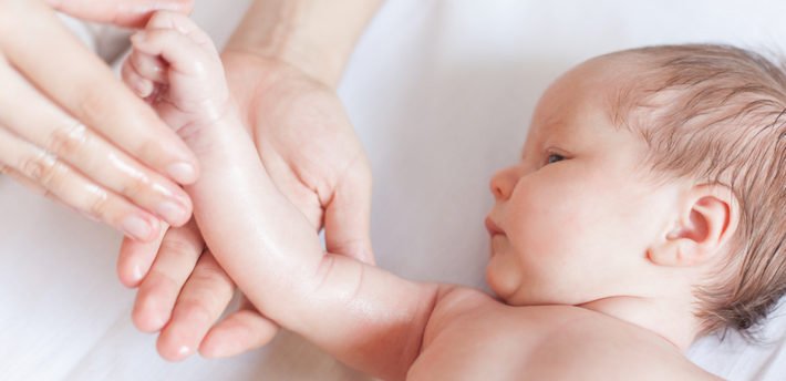 Масло для новонароджених: застосування, яке краще вибрати і як стерилізувати