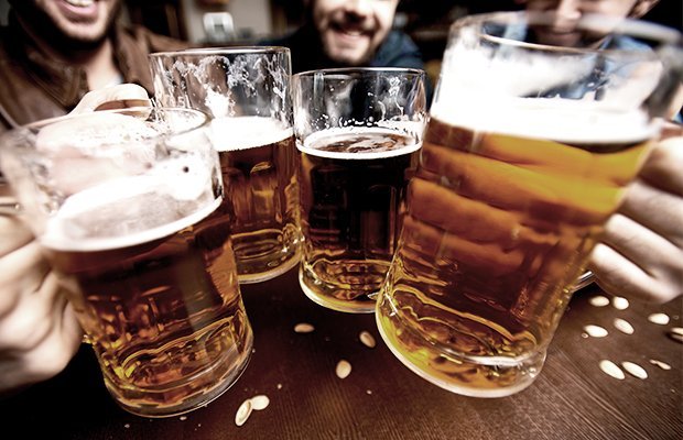 Пивний алкоголізм: що буде, якщо пити пиво щодня