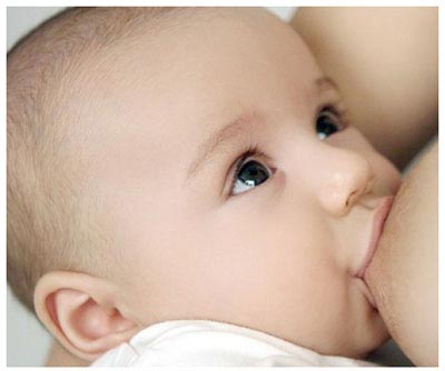 Режим дня дитини в 2 місяці: розпорядок малюка на грудному і штучному вигодовуванні