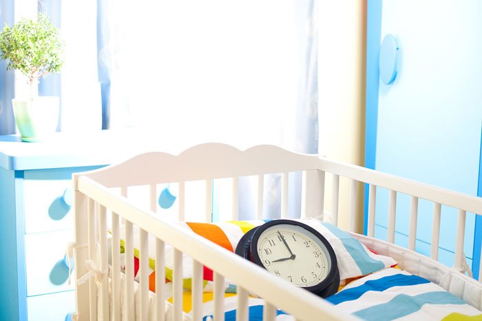 Режим дня дитини 7 місяців: приблизний розпорядок по годинах, процедури та ігри