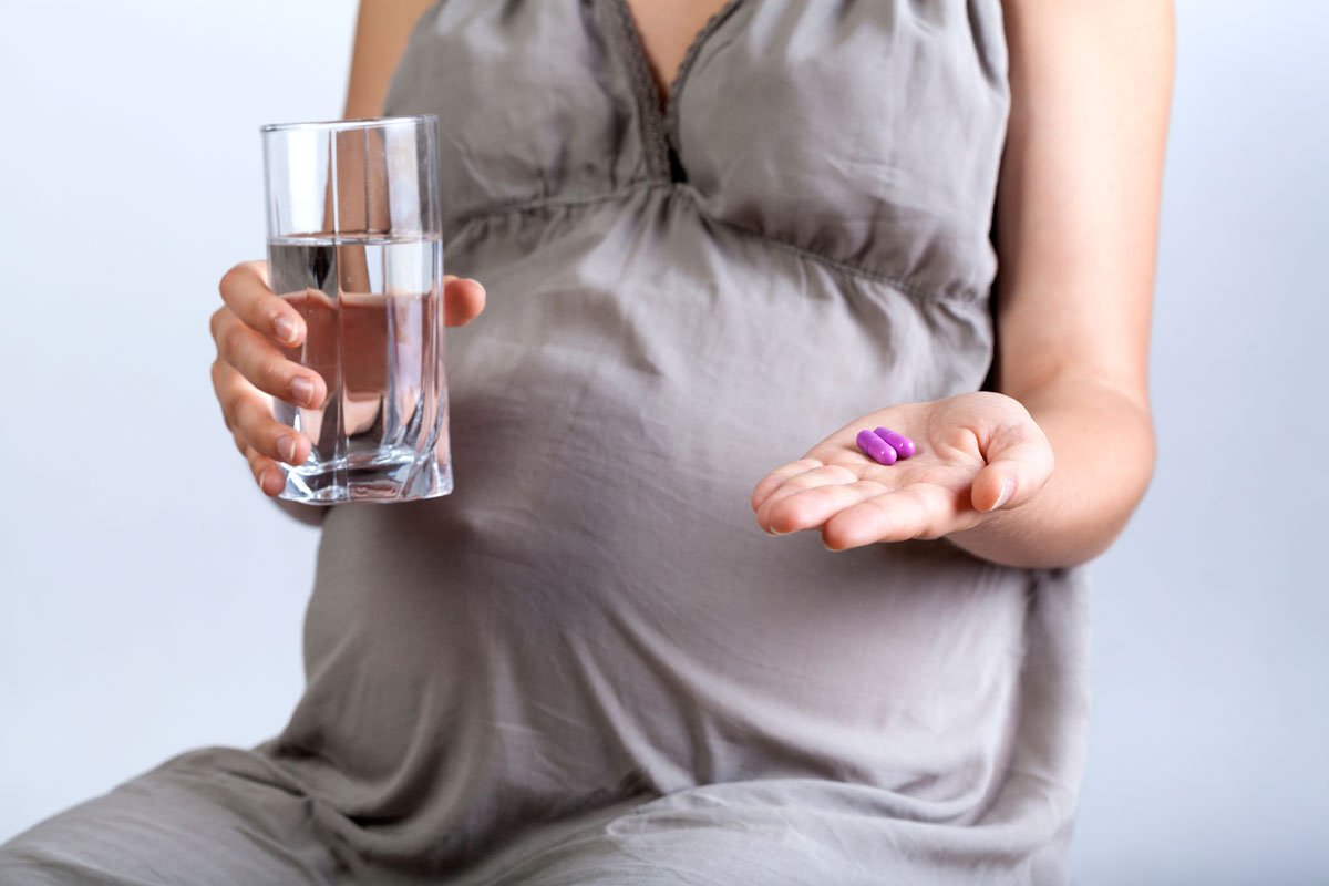 Пологи на 28 тижні вагітності: причини, симптоми, лікування, профілактика, можливі наслідки