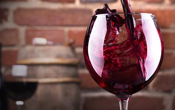 Вино і тиск, підвищує або понижує: як вино впливає на судини