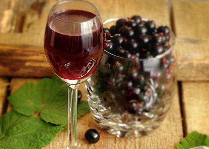 Вино з чорної смородини в домашніх умовах: рецепти