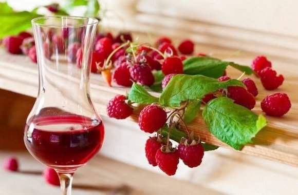 Вино з малини: рецепт приготування в домашніх умовах
