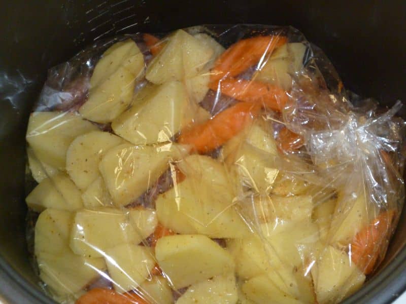 Курка з картоплею в рукаві — 8 рецептів