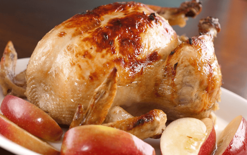 Курка з яблуками в духовці – 6 рецептів як фарширувати і запікати