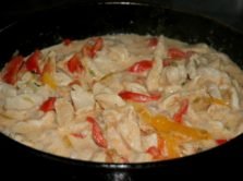 Курка у вершковому соусі на сковороді   смачні рецепти!