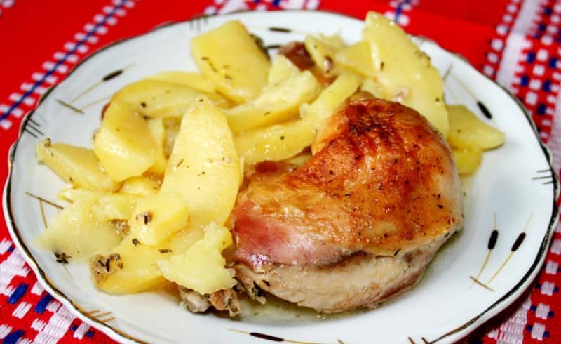 Курячі стегна з картоплею в духовці   7 рецептів