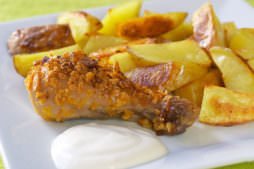 Курячі стегенця з картоплею в духовці – 7 смачних рецептів приготування