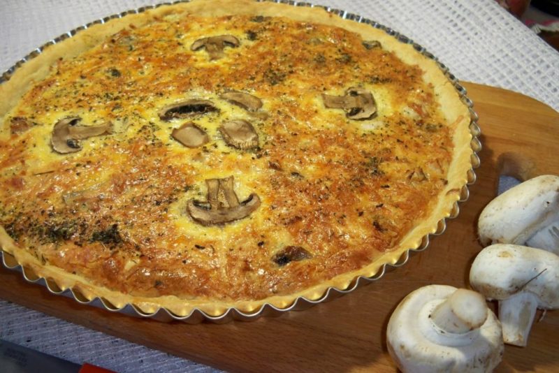 Лоранський пиріг з куркою і грибами   7 рецептів як смачно приготувати вдома