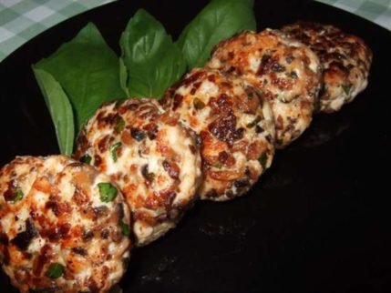 Мясо по албанською з курки – 7 рецептів, як приготувати вдома