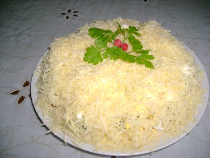 Салат Наречена з копченою куркою   класичний рецепт і 5 інших, смачних варіантів салату