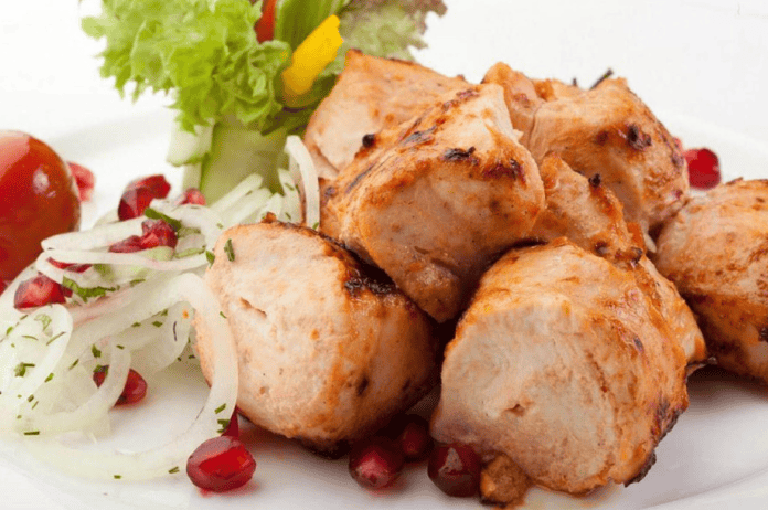 Шашлик на кефірі – 8 рецептів з курки та свинини
