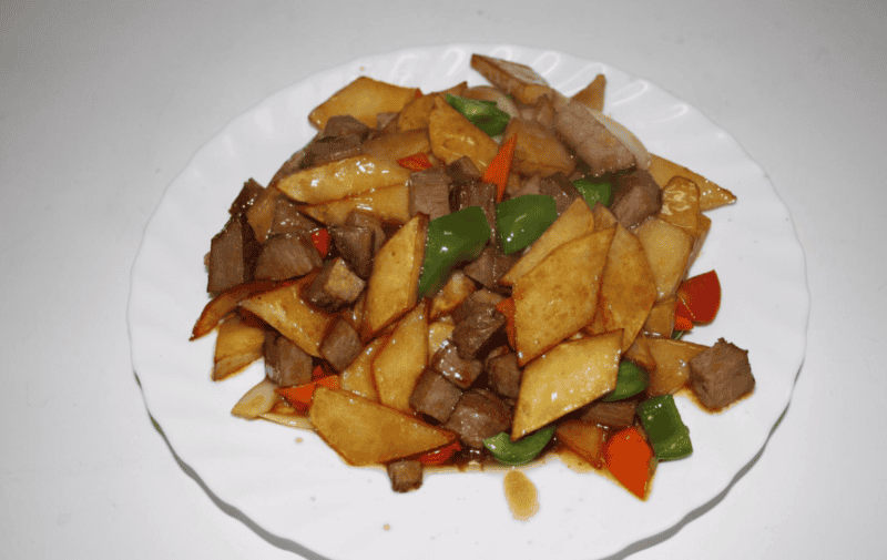 Тушкована картопля   8 рецептів смачного приготування