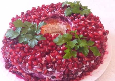 Салат  Гранатовий браслет з куркою – 6 рецептів