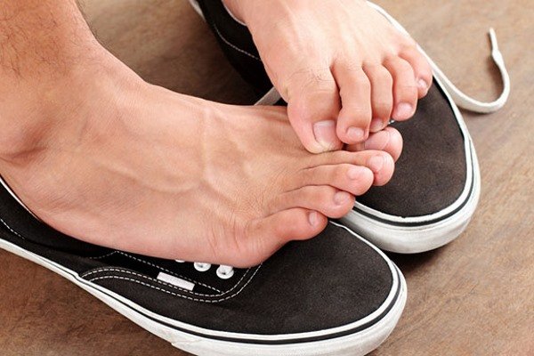 21 спосіб: як розтягнути взуття в домашніх умовах, як розносити взуття, яка тисне