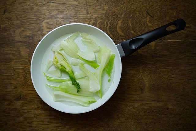 5 методів: як очистити сковороду від нагару в домашніх умовах зовні і всередині