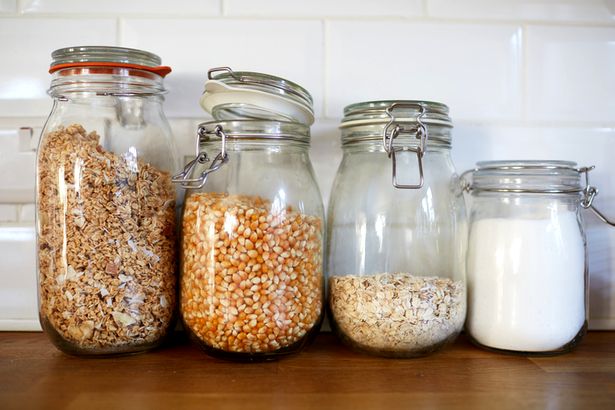 8 способів: як позбутися від харчової молі на кухні, як вивести харчову моль на кухні