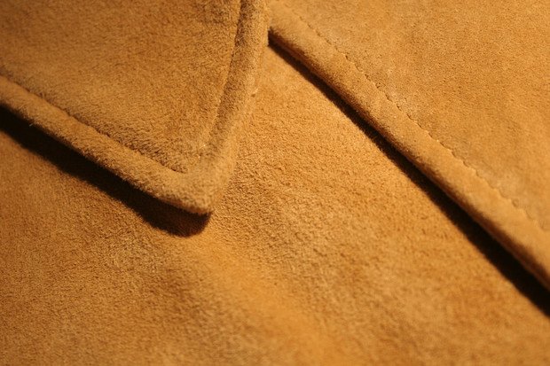 9 методів: як почистити замшеву куртку в домашніх умовах, ніж почистити замшеву куртку від засмальцьованості