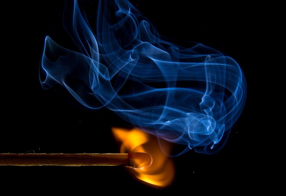 Як позбавитися від запаху гару в квартирі: швидко, після пожежі, пригорілої їжі