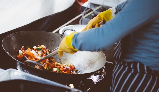 ТОП 3: Як очистити чавунну сковороду від багаторічного нагару