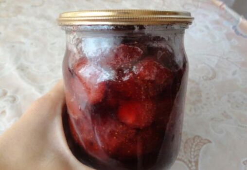 Варення з полуниць на зиму густе з цілими ягодами