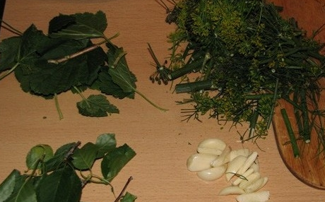 Мариновані огірки   рецепт на зиму (хрусткі) на 1 літрову банку