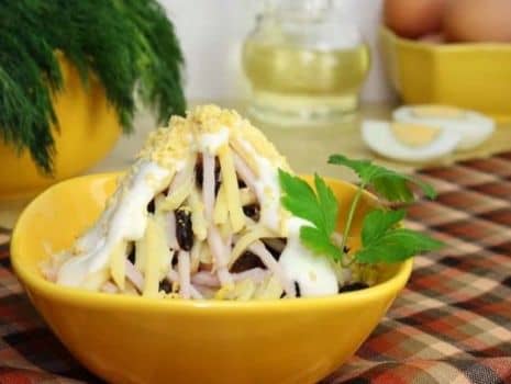 Салат з кальмарів — 25 рецептів дуже смачних салатів
