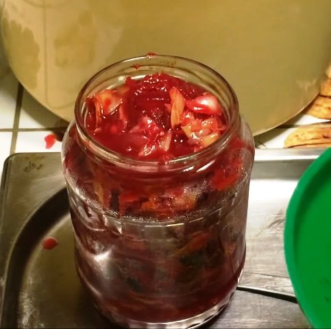 Заправка для борщу із буряка на зиму: рецепти дуже смачно (фото)