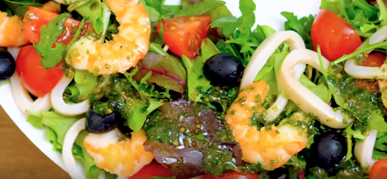 Салати з морепродуктів на Новий рік 2021: рецепти з фото, прості і смачні (відео, саме нове і цікаве)