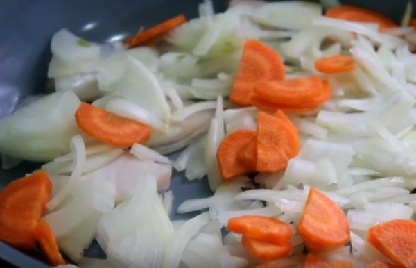 Паштет з курячої печінки з морквою і цибулею — домашні рецепти приготування