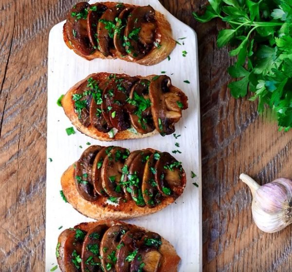 Бутерброди на Новий рік 2021: рецепти з фото, прості і смачні (нові)