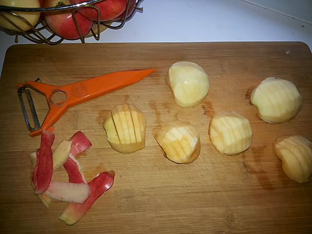 Рецепт шарлотки з яблуками в духовці (пишний): фото покроково